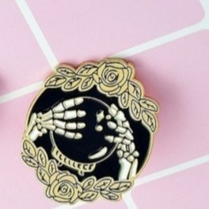 MAGIC CRYSTAL BALL ENAMAL PIN